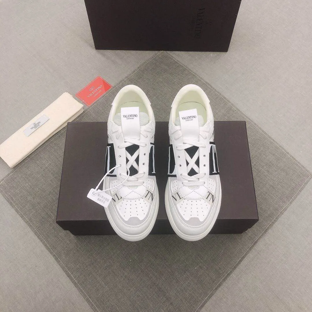 P440▫️V L7N spring and summer 🆕calf leather strap sneakers, no man should be able to refuse this style, classic color, so handsome! Purchase a high-precision replica of the original version to instantly sell off the market currency! 6 VLTN logo rubber effect straps - Valentino Garavani Logo printed on the back and tongue, all materials are customized to ensure quality! Size: 38/45 No. 018